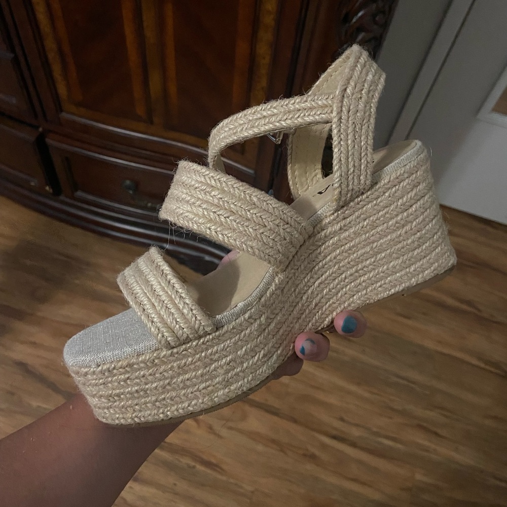 Platform sandals